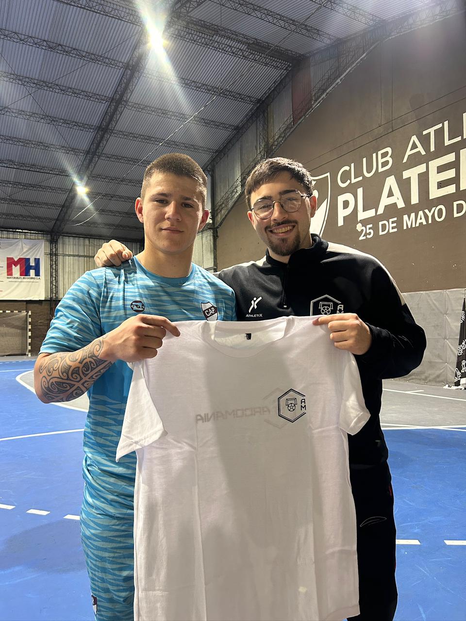 Arquero en posición de entrenamiento de futsal